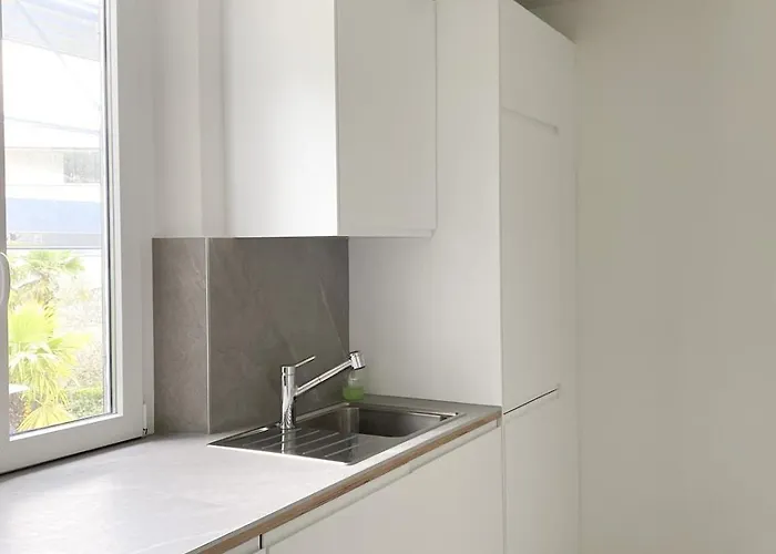 Charmante Altbauwohnung Mit Seeblick&balkon