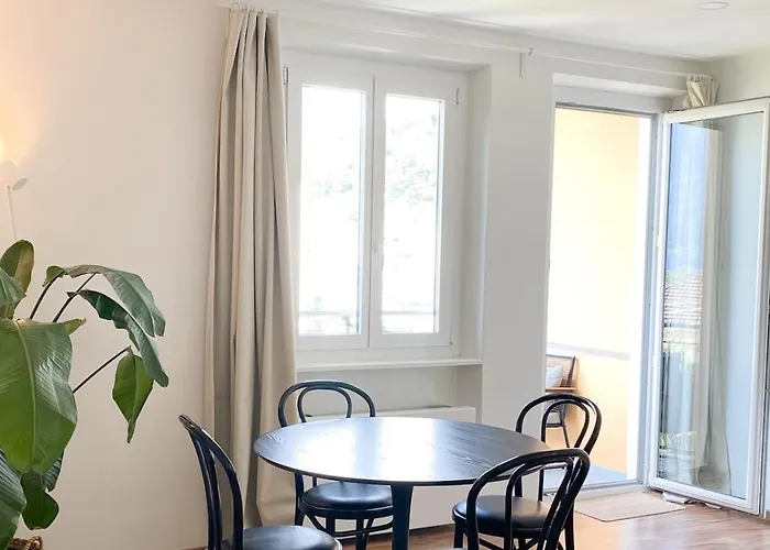 아파트 Charmante Altbauwohnung Mit Seeblick & Balkon *