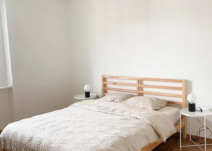 Charmante Altbauwohnung Mit Seeblick&balkon Apartment *