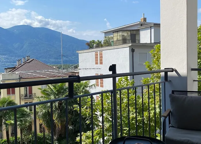 Apartment Charmante Altbauwohnung Mit Seeblick&balkon *